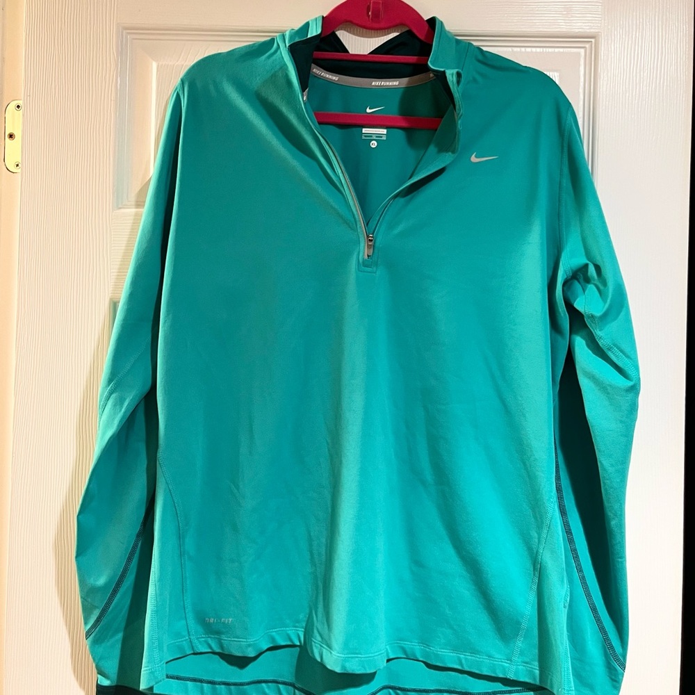 Nike women’s pullover